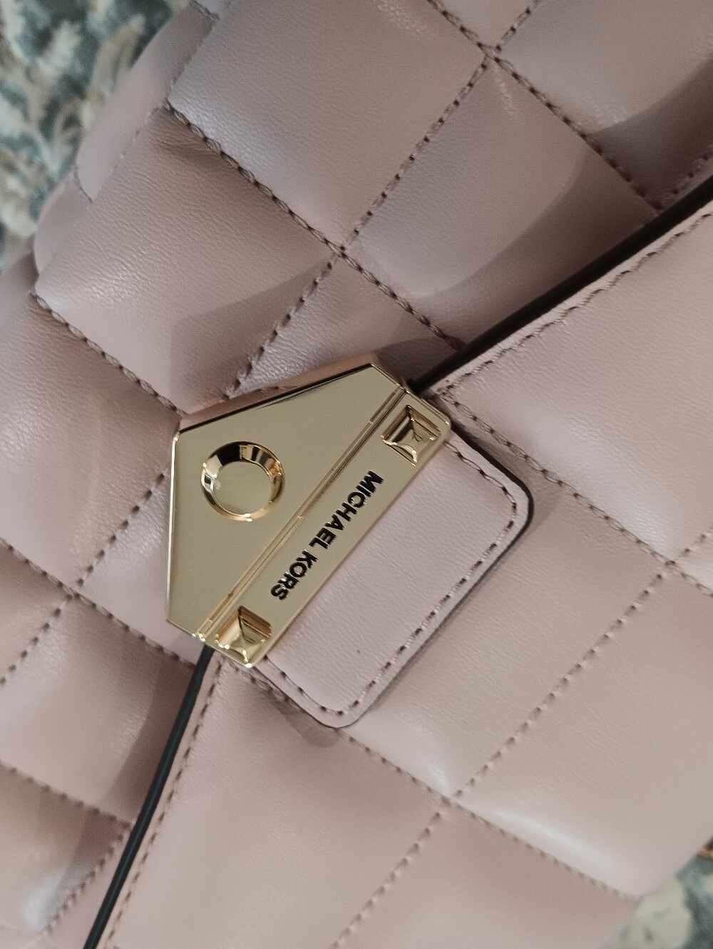 Michael Kors Blush Quilted Shoulder Bag with Gold Chain - Picture 7 of 10